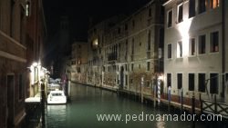 VENECIA Oscuros canales VENECIA Oscuros canales