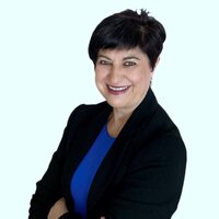 Ana Isabel Ferri Navarro, asistente a una conferencia de Pedro Amador