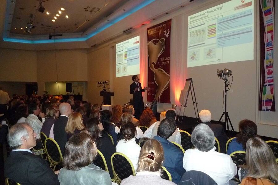 Ponente en un congreso en Argentina, presentando la herramienta Autocoaching