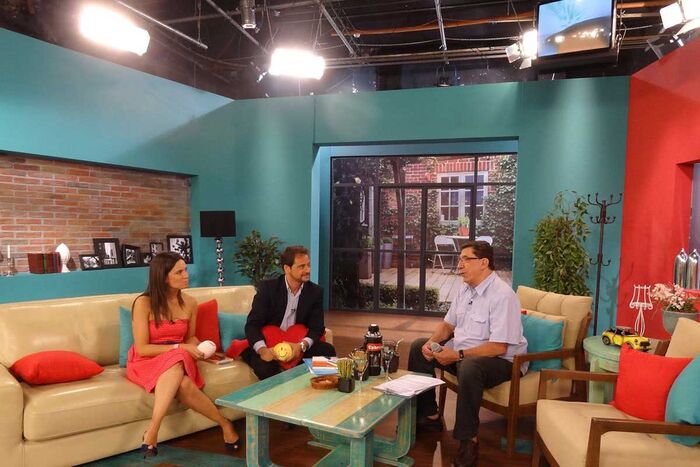 Pedro Amador en Las tardes de Pedro Piqueras hablando de felicidad